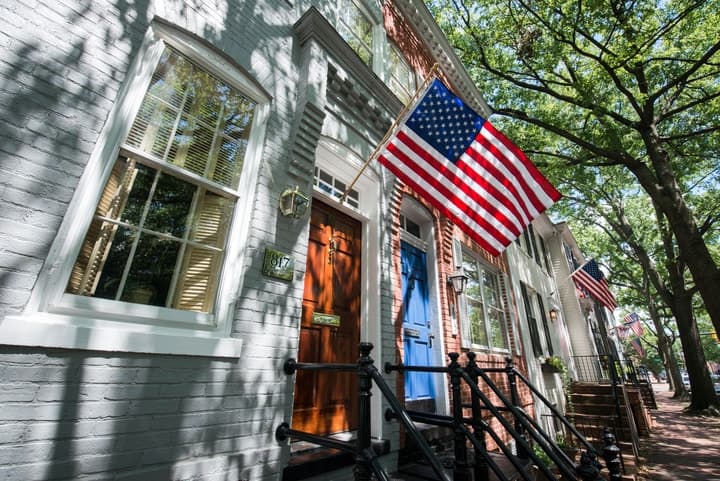 Historic_Row_Houses_6_CREDIT_Evan_Michio_Photography_for_the_City_of_Alexandria_720x481_72_RGB-min